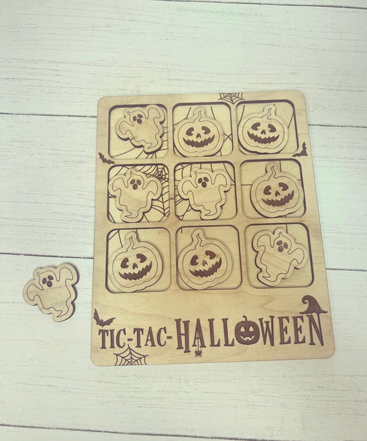 Wood Tic Tac Halloween Board: Ghosts and Jack-o-lanterns